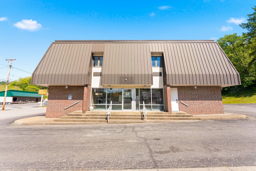 More Photos Of 11 W Main St, Mannington Office For Lease