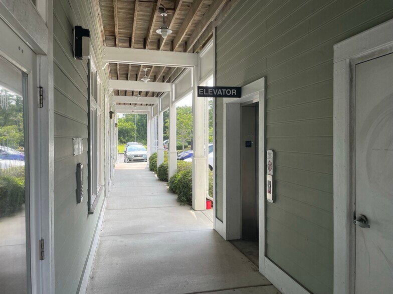 More Photos Of 1456 N Howe St, Southport Medical For Lease