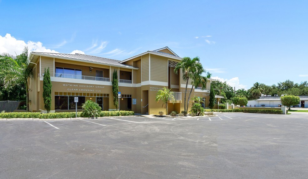 More Photos Of 16521 San Carlos Blvd, Fort Myers Office For Lease