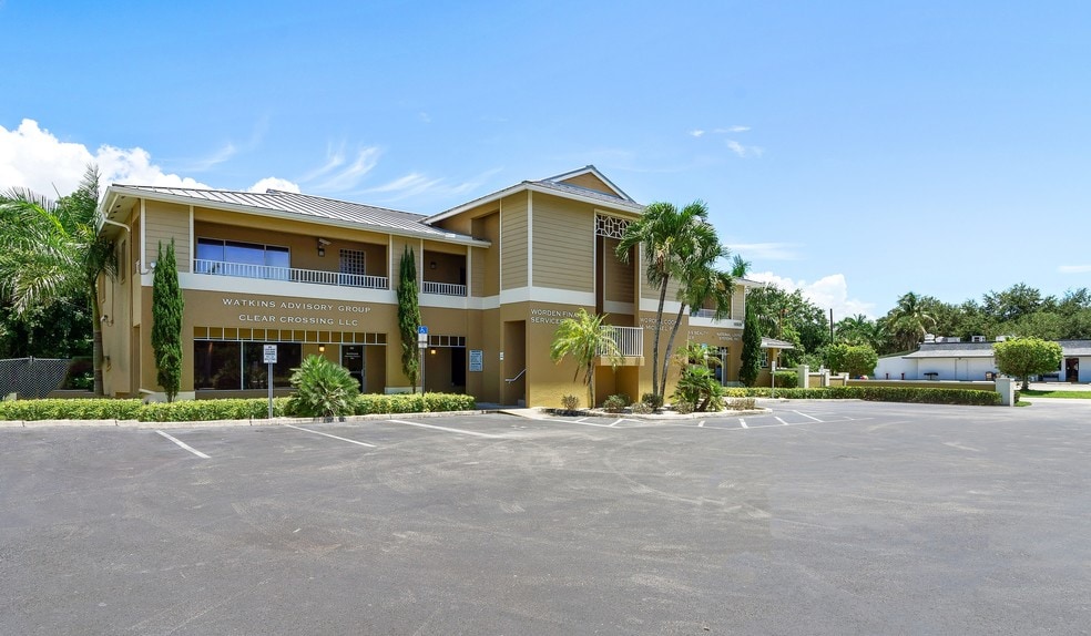 More Photos Of 16521 San Carlos Blvd, Fort Myers Office For Lease
