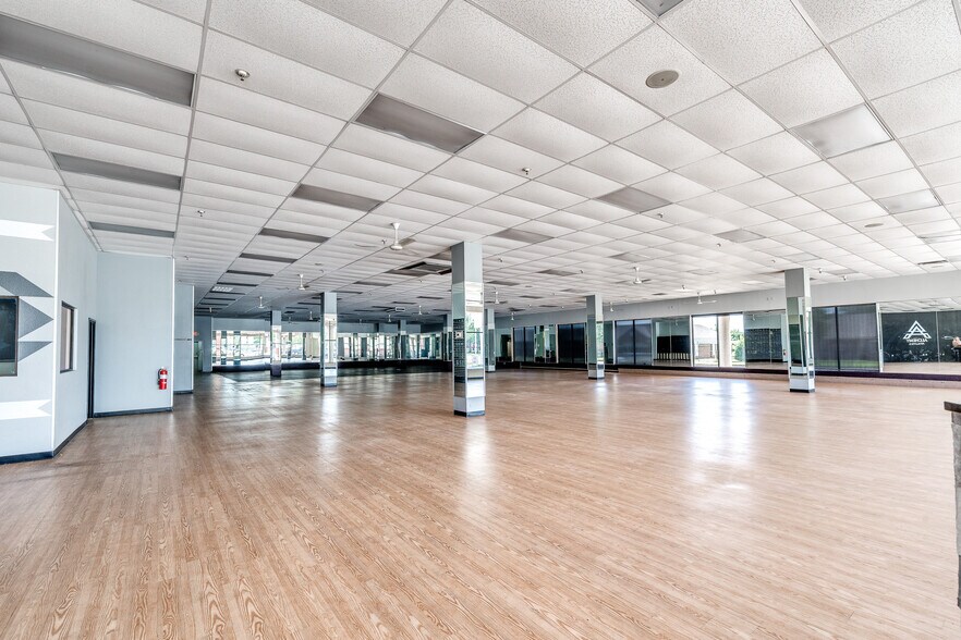 More Photos Of 2103 W Britton Rd, Oklahoma City Freestanding For Lease