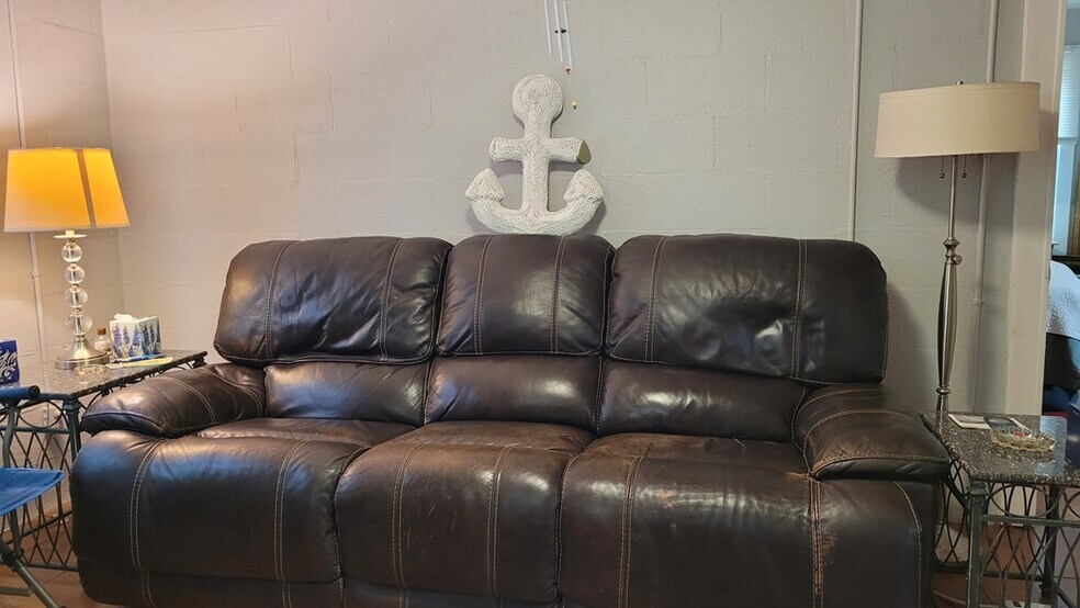 More Photos Of 108 Hood St, Rockport Storefront Retail Residential For Sale