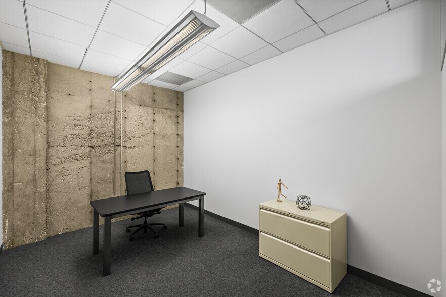 More Photos Of 300 N 3rd St, Burbank Office For Sale