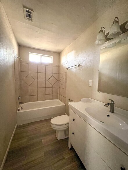 More Photos Of 1435 W Groesbeck St, Stephenville Multifamily For Sale