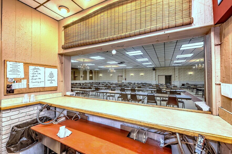 More Photos Of 560 Woodward Ave, New Haven Flex For Sale