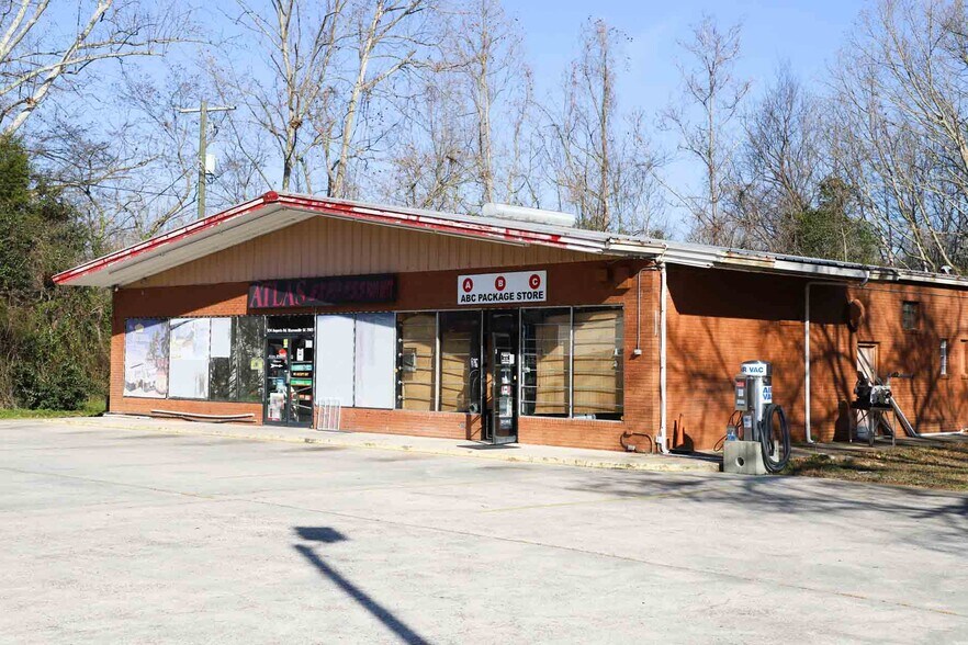 More Photos Of 834 Augusta Rd, Warrenville Convenience Store For Sale