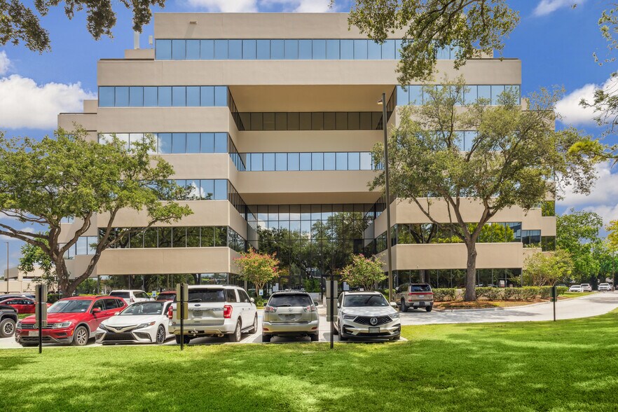 More Photos Of 2825 Wilcrest Dr, Houston Office For Lease