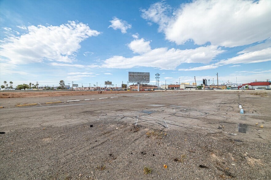 More Photos Of 851 E Tropicana Ave, Las Vegas Land For Sale