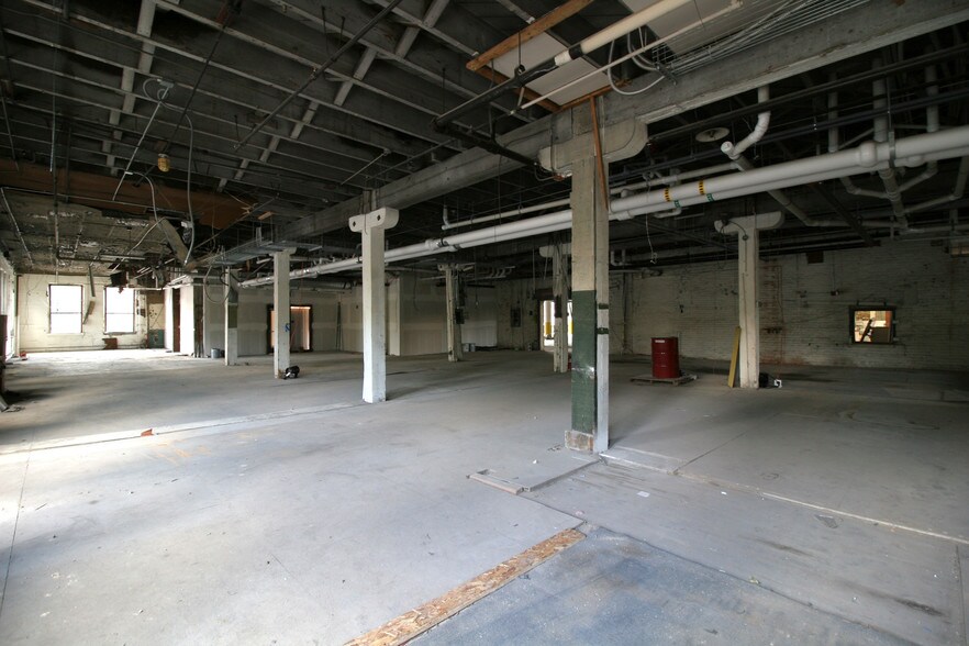 More Photos Of 102 W Superior St, Fort Wayne Apartments For Lease