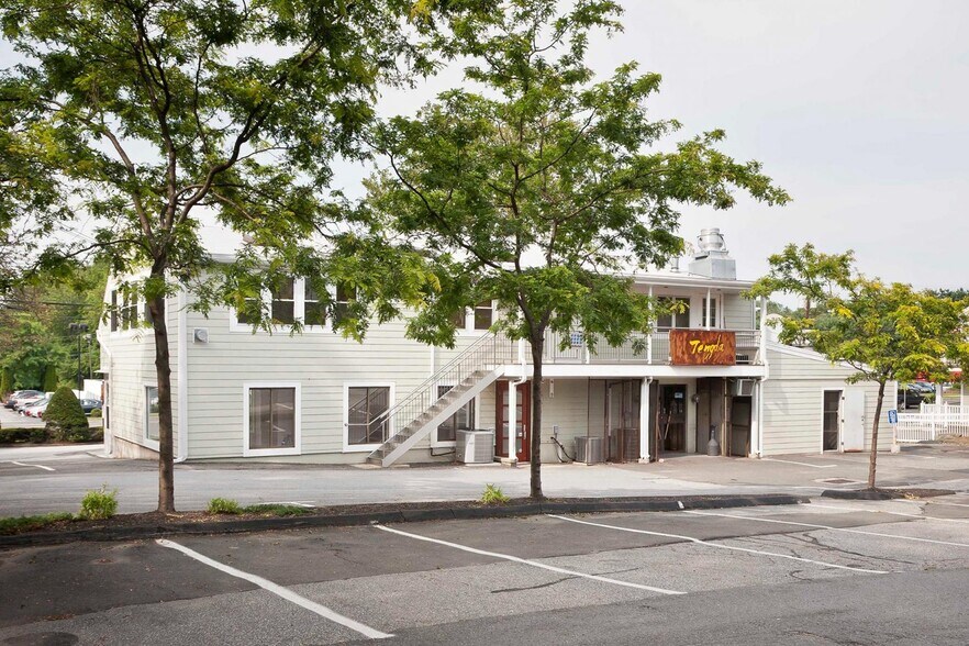 More Photos Of 1330 Post Rd E, Westport Storefront For Lease