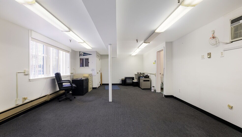 More Photos Of 4726 Blakiston St, Philadelphia Distribution For Sale