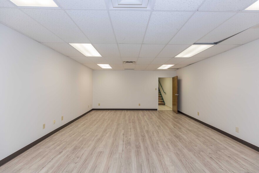 More Photos Of 7308 Fleming Ave, Amarillo Medical For Lease