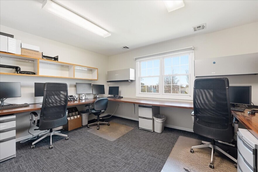 More Photos Of 96 Freneau Ave, Matawan Office For Sale