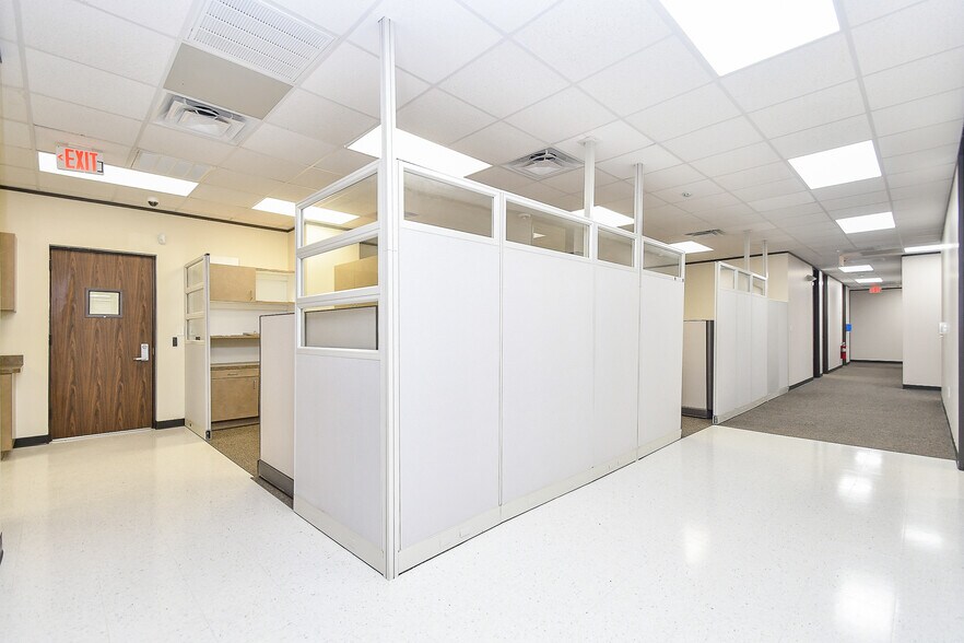 More Photos Of 15366 Park Row, Houston Office For Sale