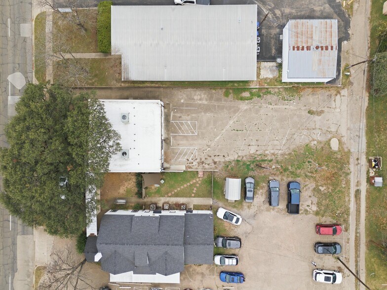More Photos Of 2313 Washington Ave, Waco Freestanding For Lease