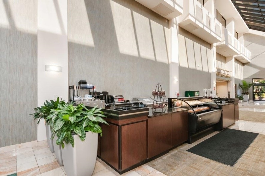 More Photos Of 5811 Pelican Bay Blvd, Naples Unknown For Lease