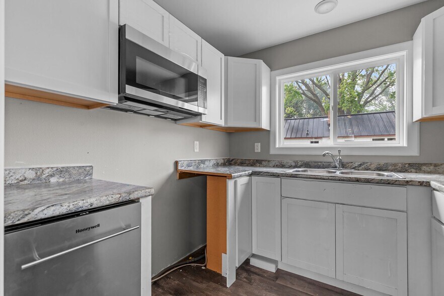 More Photos Of 138 E Front St, Marquette Trailer Camper Park For Sale