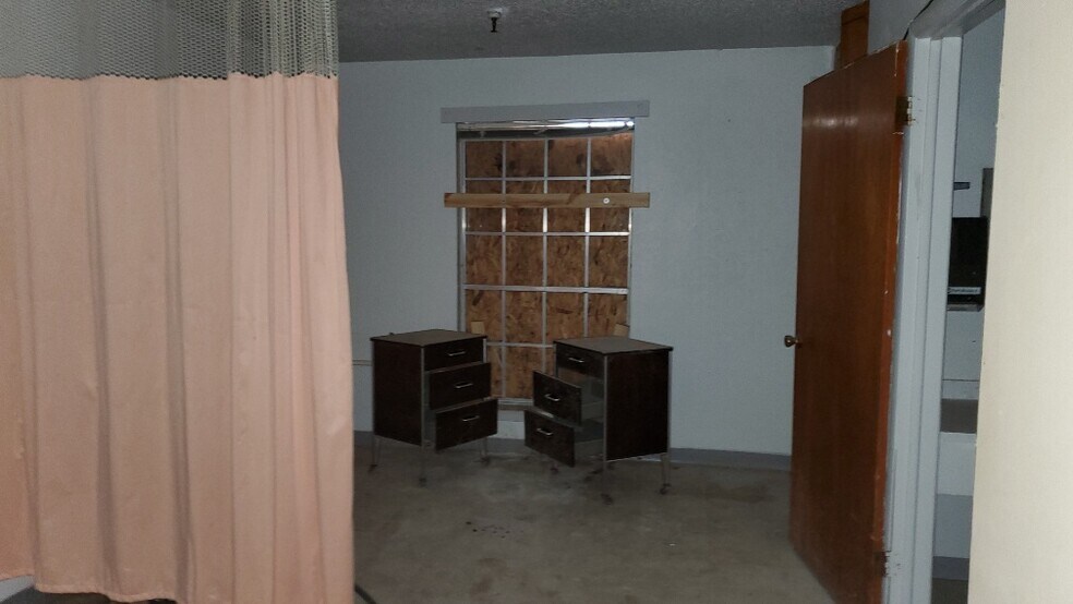 More Photos Of 600 E California Ave, Walters Congregate Senior Housing For Sale