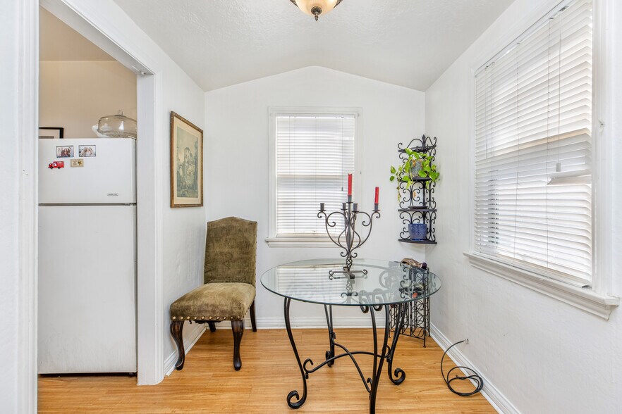 More Photos Of 1117 Mira Mar Ave, Long Beach Apartments For Sale