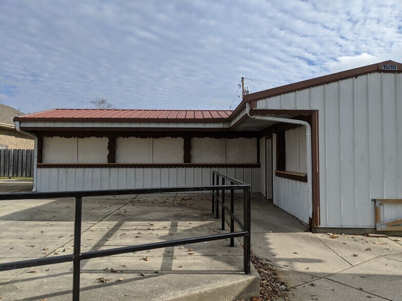 More Photos Of N56 W14750 Silver Spring Dr, Menomonee Falls Restaurant For Sale