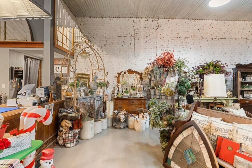 More Photos Of 128 S 6th St, Plattsmouth Storefront Retail Residential For Sale