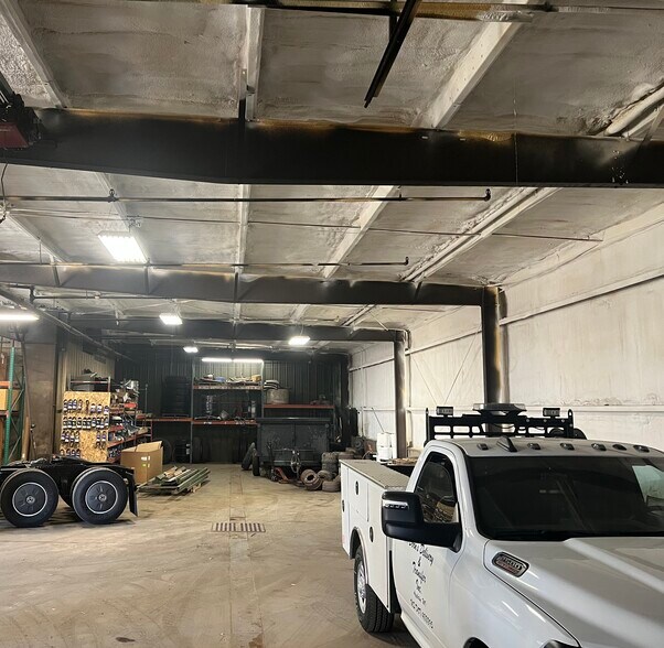 More Photos Of 2316 W Everett St, Appleton Industrial For Lease