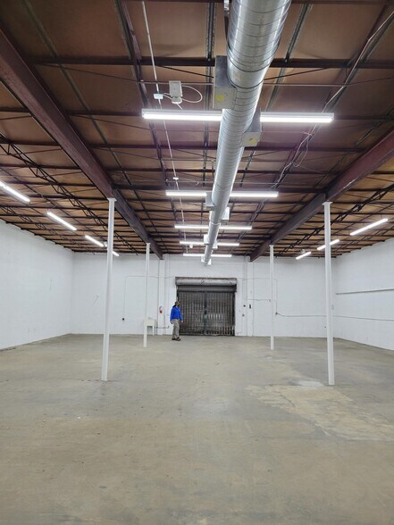 More Photos Of 7250 NE 4th Ct, Miami Showroom For Lease