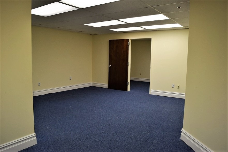 More Photos Of 805-845 Franklin Lakes Rd, Franklin Lakes Unknown For Lease