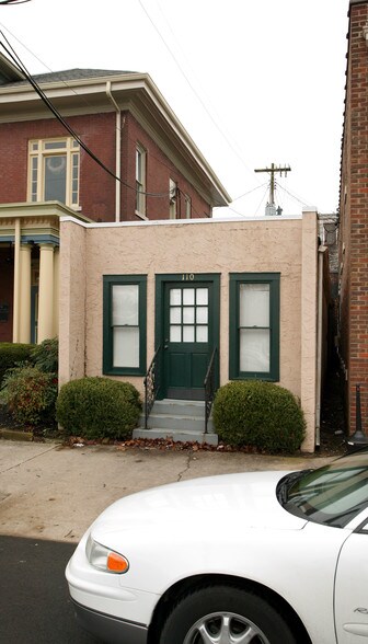 More Photos Of 114 E College St, Murfreesboro Freestanding For Lease