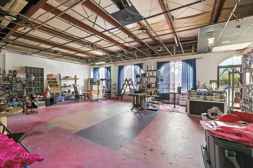 More Photos Of 2122 W Pensacola St, Tallahassee Freestanding For Lease