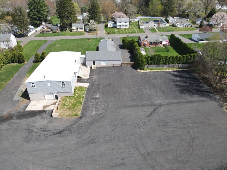 More Photos Of 14 Emily Rd, Broad Brook Industrial For Sale