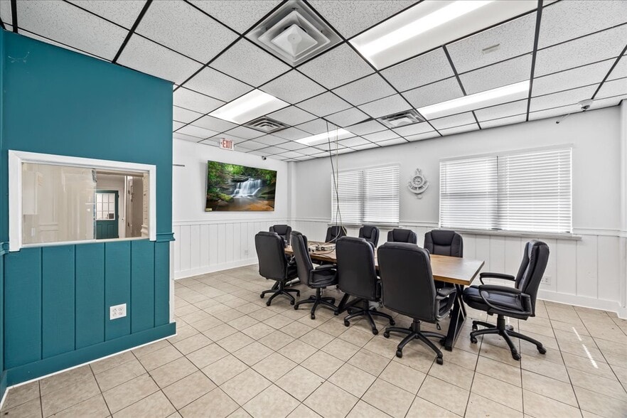 More Photos Of 1044 Merrick Rd, Baldwin Warehouse For Sale
