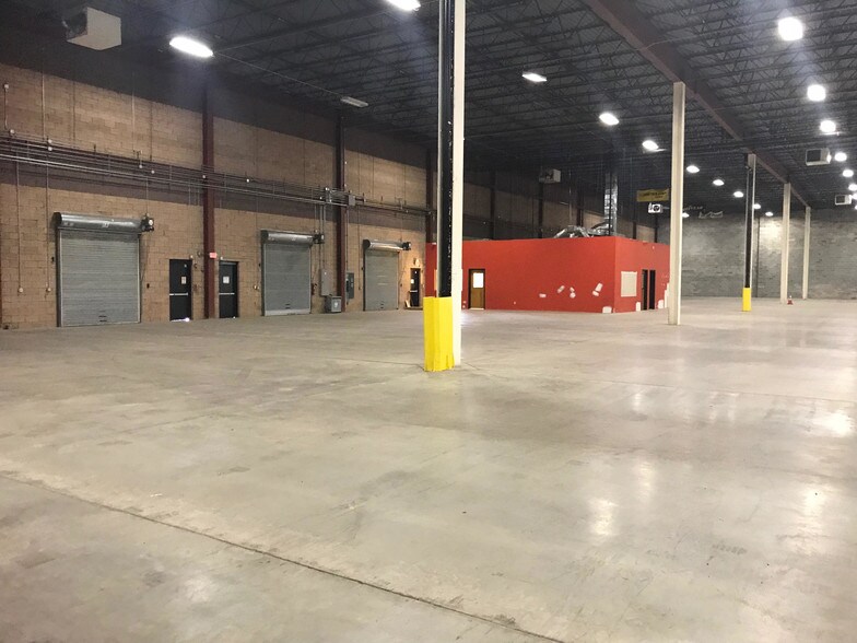 More Photos Of 400 Oritani Dr, Blauvelt Warehouse For Lease