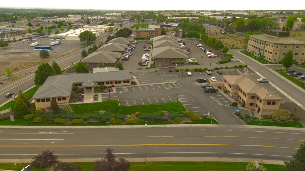 More Photos Of 1110 N Center Pky, Kennewick Office For Lease