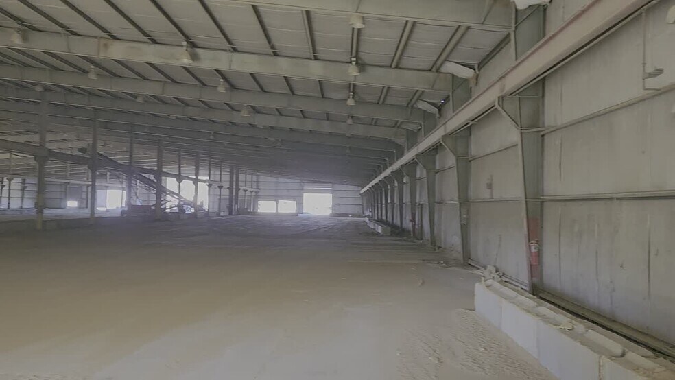 More Photos Of 325 Liberty Ln, Grand Cane Warehouse For Sale