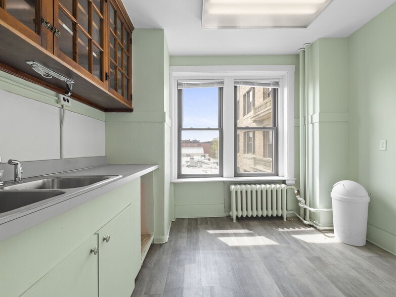 More Photos Of 1180 Beacon St, Brookline Hospital For Sale