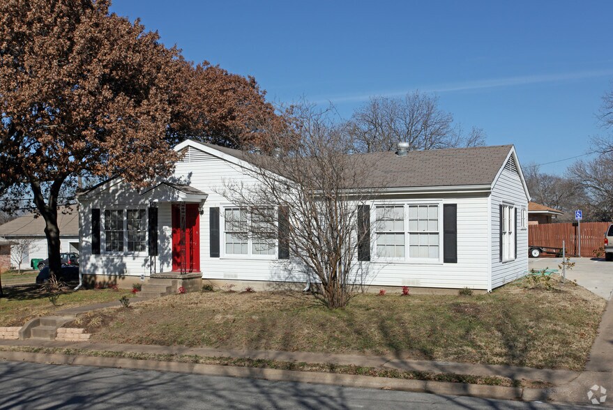 More Photos Of 513 S Tennessee St, McKinney Office For Sale