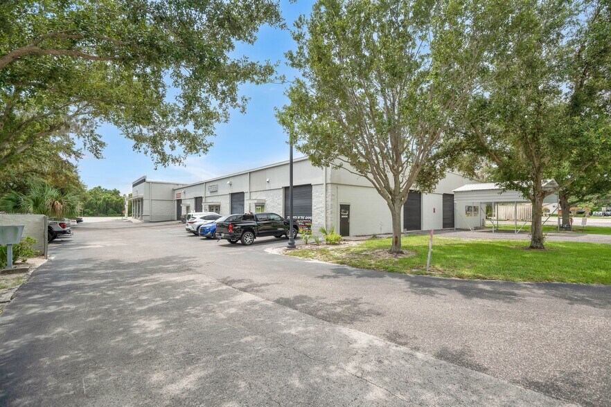 More Photos Of 2350 Us-17-92, Longwood Showroom For Sale
