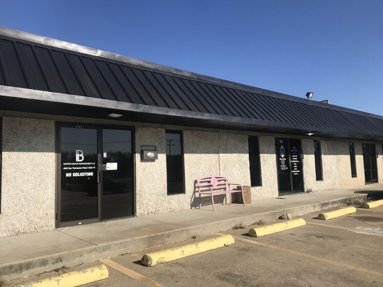 More Photos Of 4200 Gus Thomasson Rd, Mesquite Flex For Lease