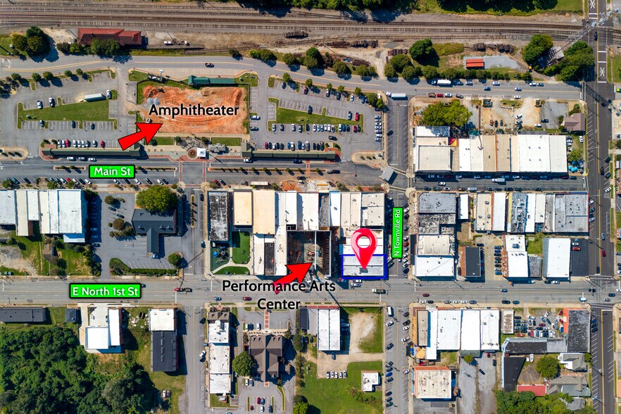 More Photos Of 124 N Townville St, Seneca Storefront For Sale