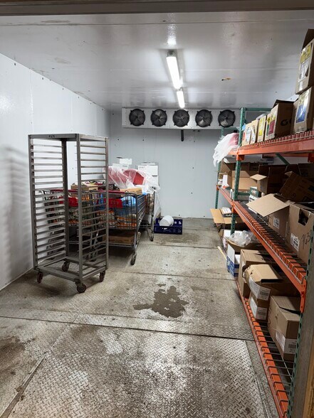 More Photos Of 479 Ferguson Rd, Dunbar Refrigeration Cold Storage For Sale