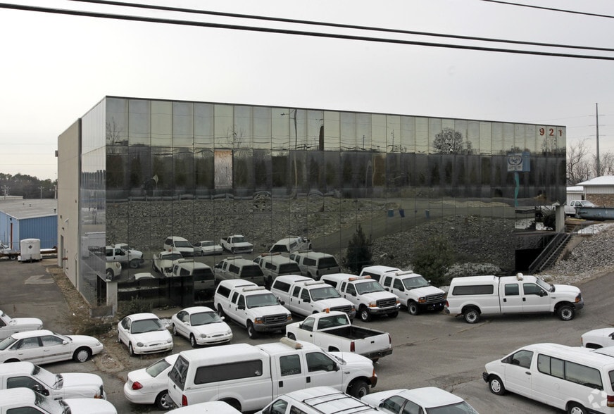 Primary Photo Of 921 W Main St, Hendersonville Loft Creative Space For Lease