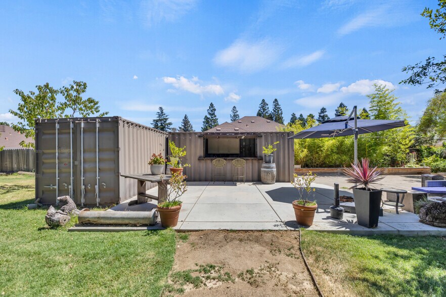 More Photos Of 9455 E Stockton Blvd, Elk Grove Specialty For Sale