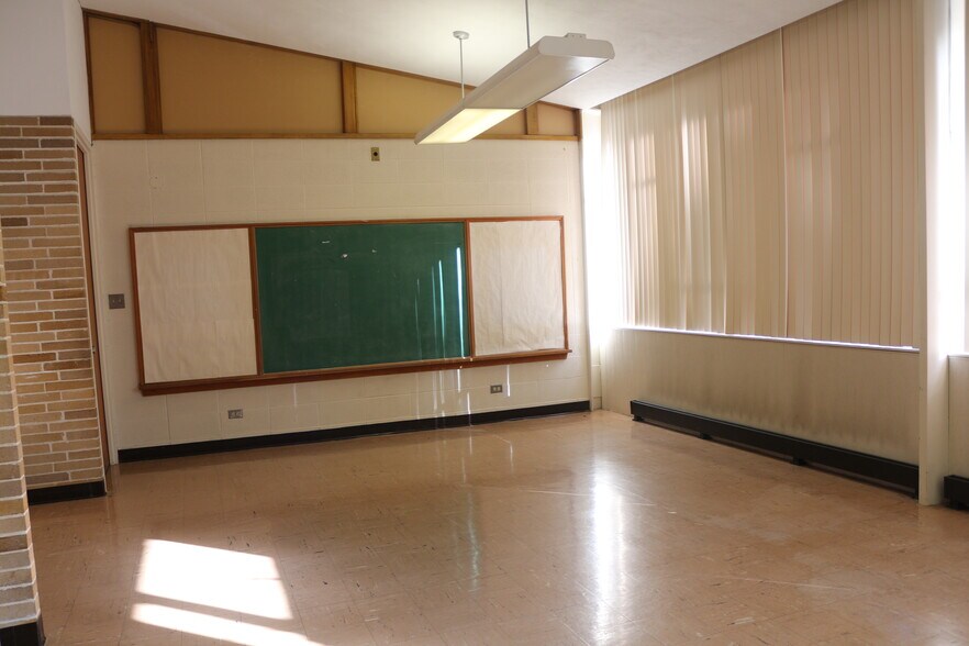 More Photos Of 1140 Governor St, Springfield Religious Facility For Sale