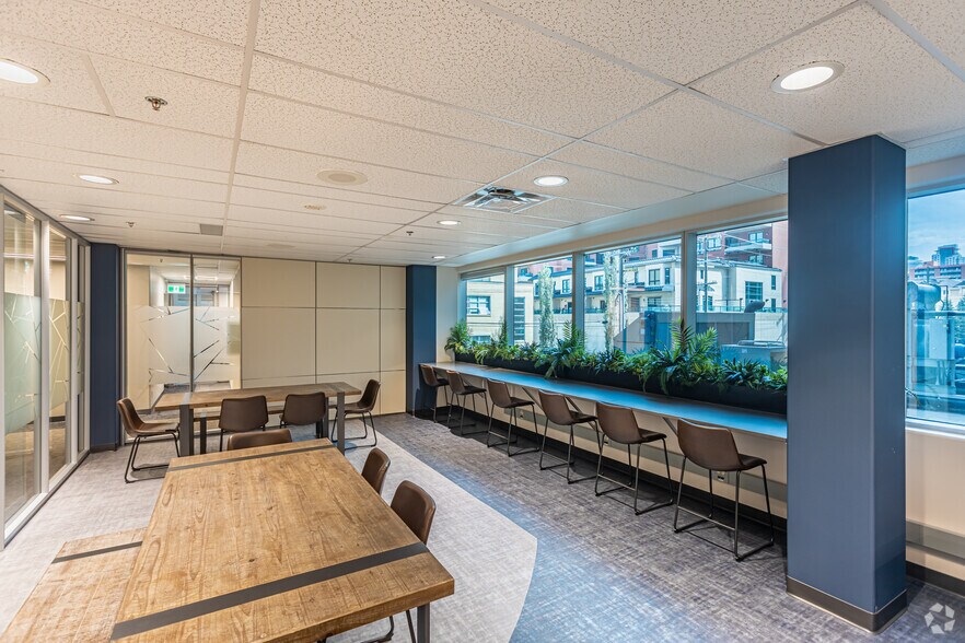 More Photos Of 11150 Jasper Av NW, Edmonton Coworking Space