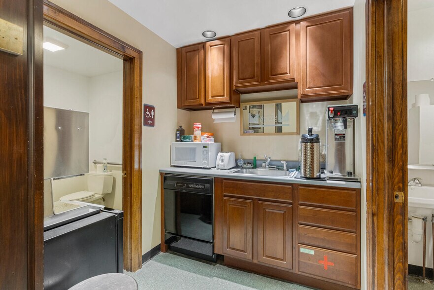 More Photos Of 112 W Hill St, Champaign Multifamily For Sale