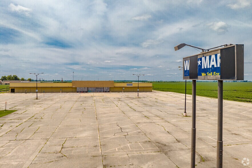 More Photos Of 1100 MO Hwy 84 W, Caruthersville Freestanding For Sale