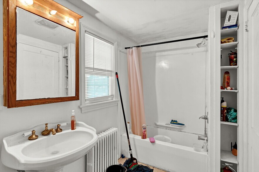 More Photos Of 93 Elm St, Old Saybrook Restaurant For Sale