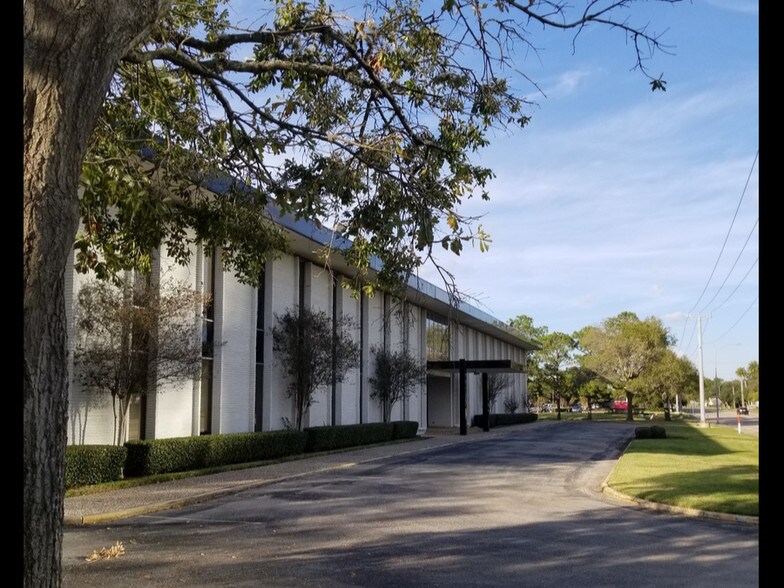 More Photos Of 1115 Gemini St, Houston Office For Lease