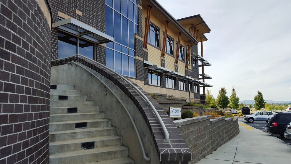 More Photos Of 695 N Legacy Ridge Dr, Liberty Lake Office For Lease